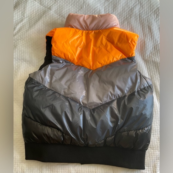 Love and sport winter,summer jacket. sleeveless multicolor. - Picture 2 of 12